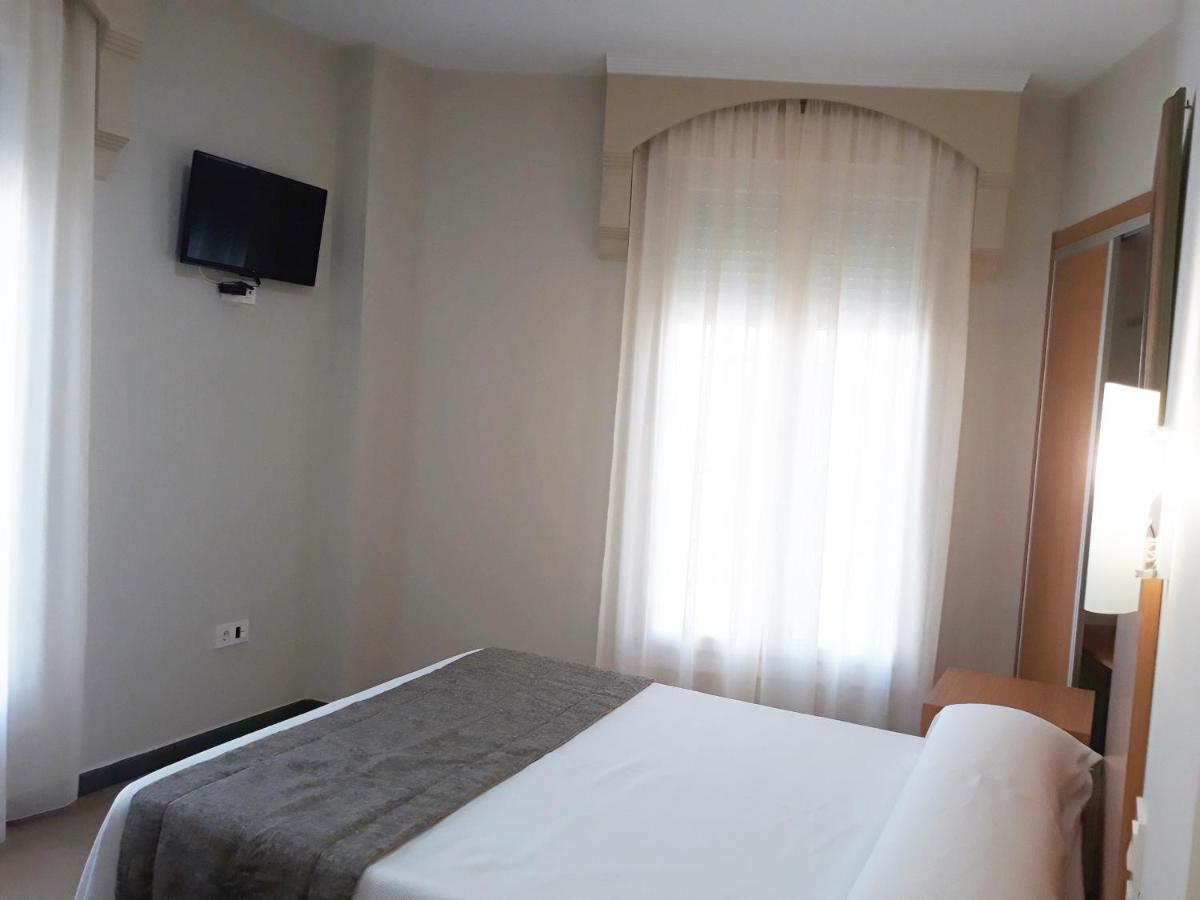 Hostal Montemayor โมแกร์ ภายนอก รูปภาพ