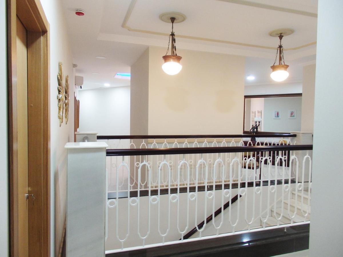 Hostal Montemayor โมแกร์ ภายนอก รูปภาพ
