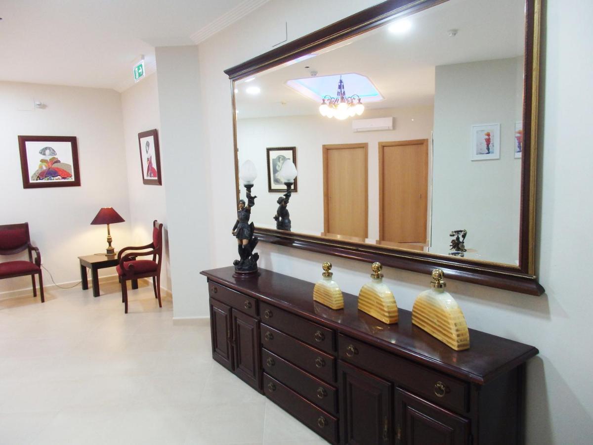Hostal Montemayor โมแกร์ ภายนอก รูปภาพ