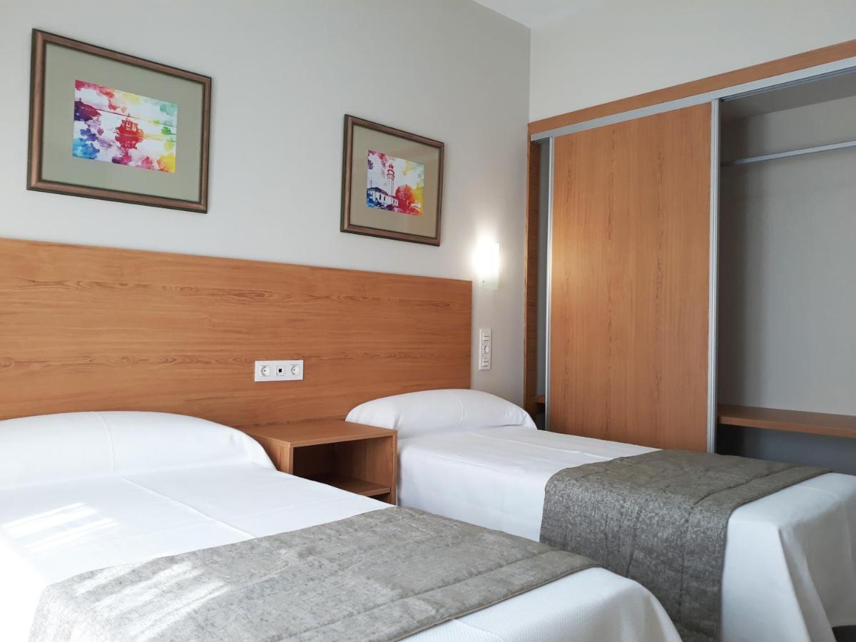 Hostal Montemayor โมแกร์ ภายนอก รูปภาพ