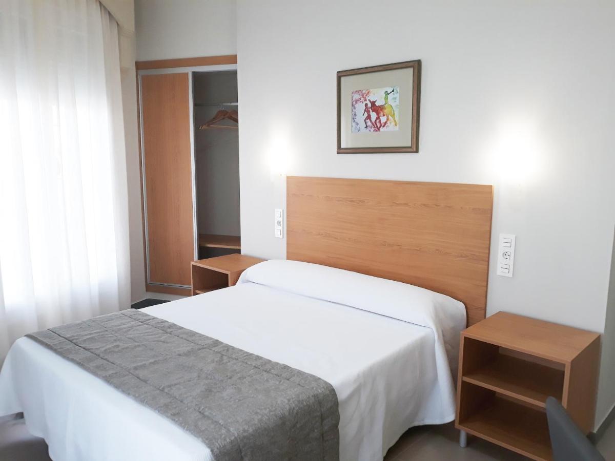 Hostal Montemayor โมแกร์ ภายนอก รูปภาพ